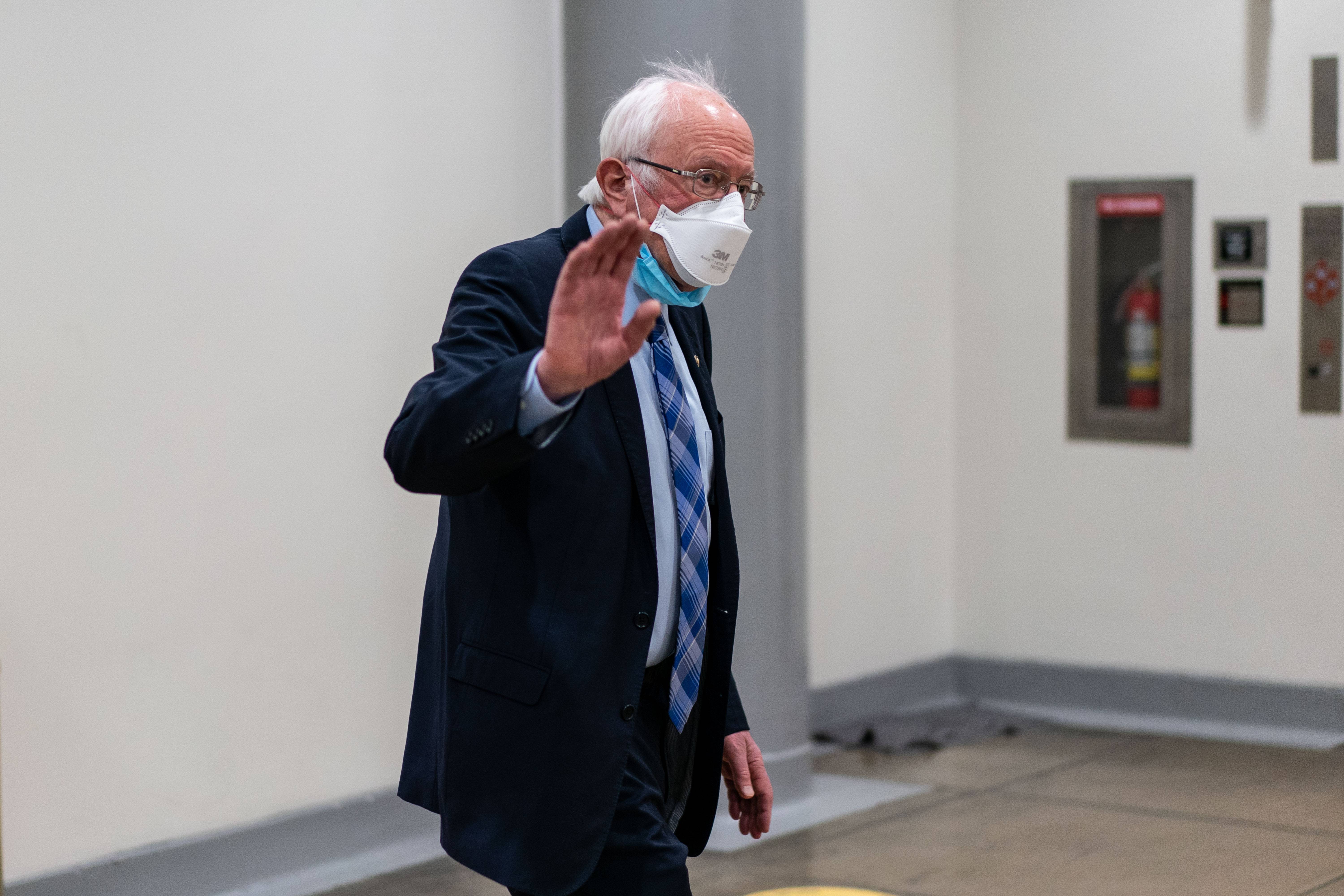 Senador americano Bernie Sanders comemora decisão que beneficiou Lula
