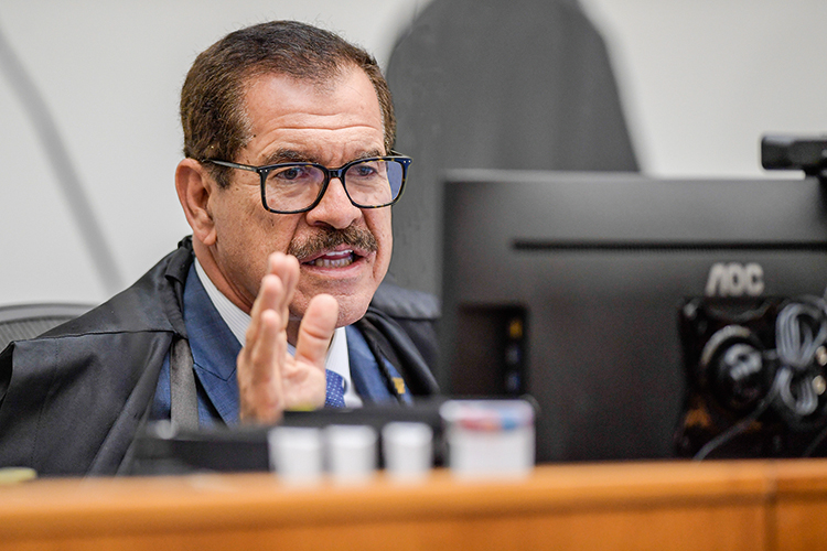 CONTRA-ATAQUE - Humberto Martins: procedimento sigiloso para apurar suposta ação ilegal de procuradores de Curitiba -