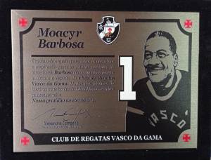 Placa em homenagem recente do Vasco, onde jogou de 1945 a 1955 e de 1958 a 1962 -