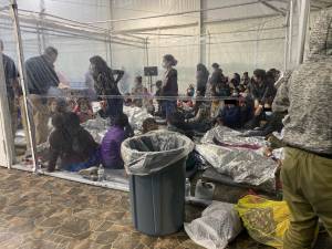 fronteira_texas3 A secretária de imprensa da Casa Branca, Jen Psaki, disse que o governo Biden colocou em prática campanhas de comunicação que anunciavam que a fronteira dos EUA está fechada para migrantes e acrescentou que o governo dos EUA está empenhado em financiar programas de desenvolvimento que visem as raízes da imigração