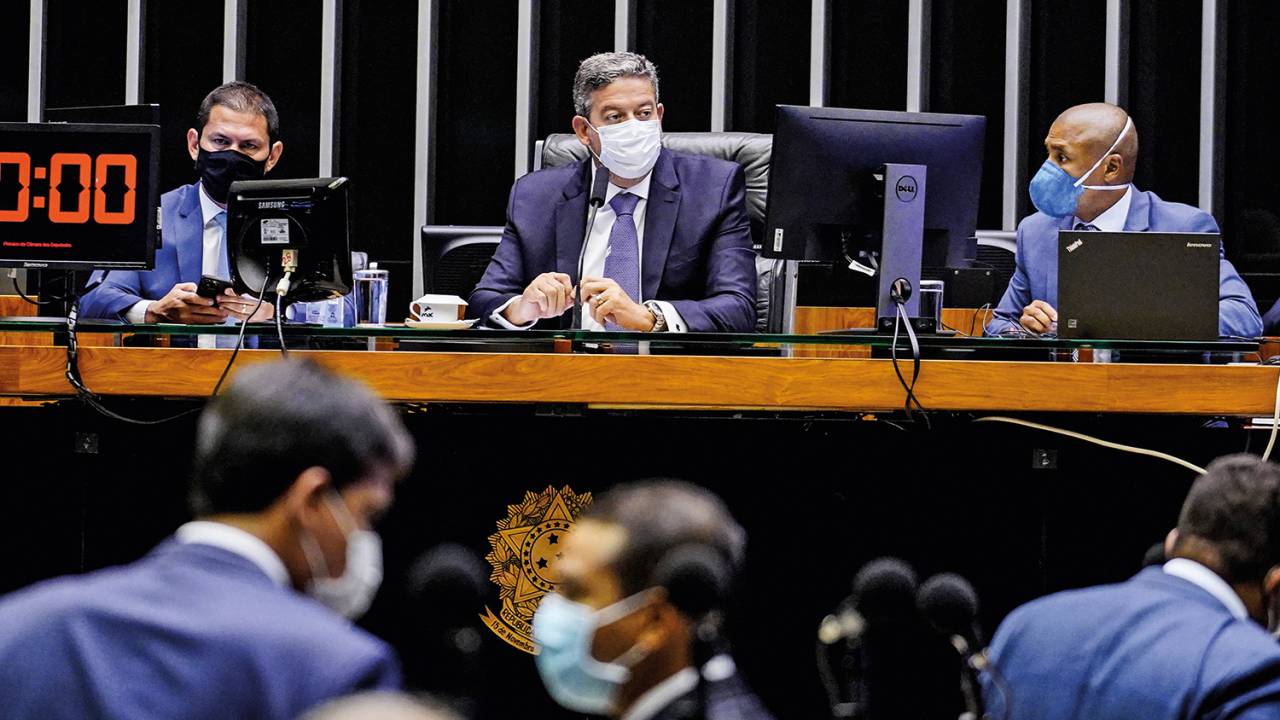 LONGO DIA - Arthur Lira, presidente da Câmara: votos de destaques na quarta-feira exigiram doze horas e muita articulação -
