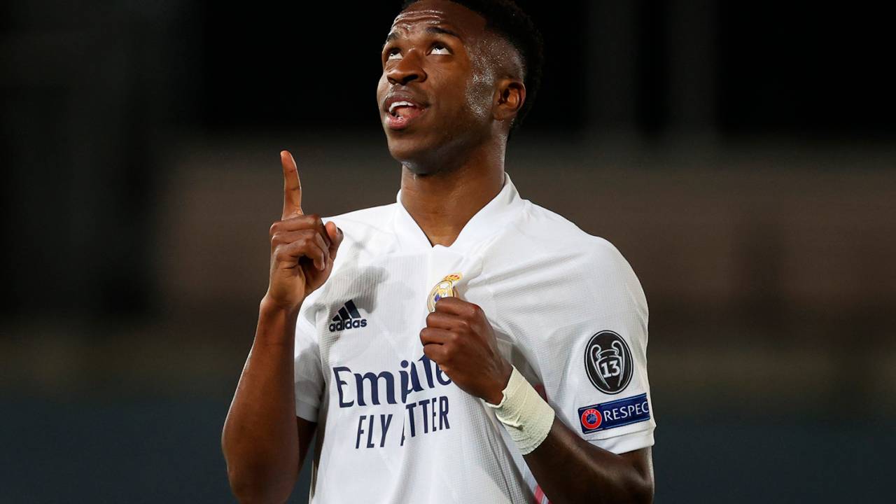Vinicius Jr. marcou dois gols para o time merengue sobre o Liverpool -