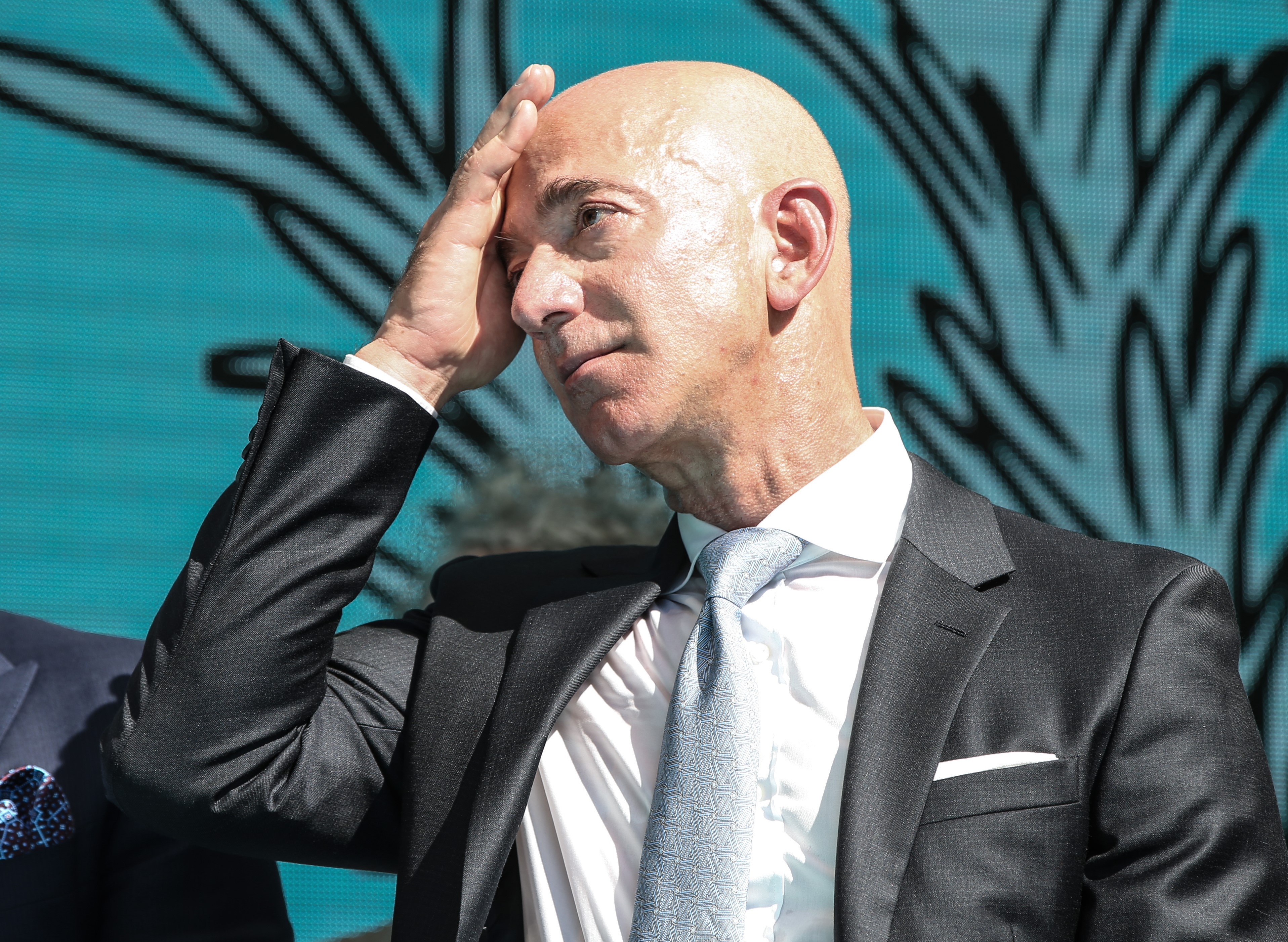 O motivo que levou Jeff Bezos a querer se livrar de megaiate de luxo