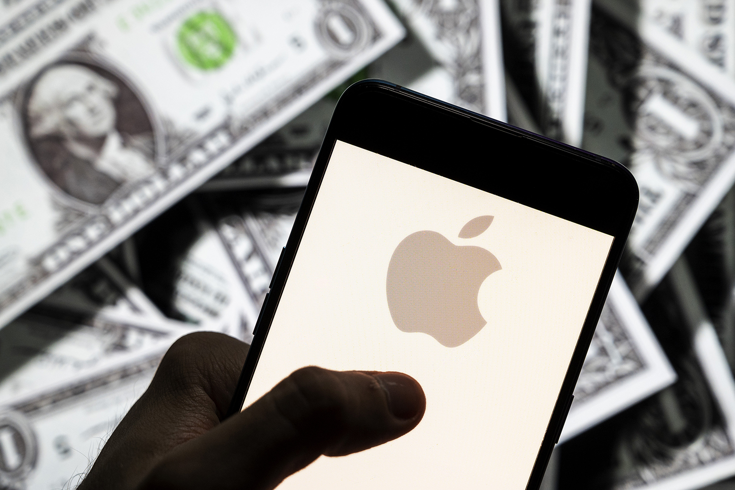 Apple, a empresa mais valiosa do mundo, alcança US$ 3 trilhões