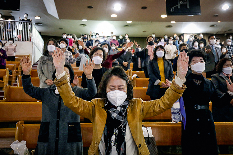South Koreans Celebrate Easter ZONA VERMELHA - Coreia do Sul: dos cultos saíram 60% dos casos iniciais -