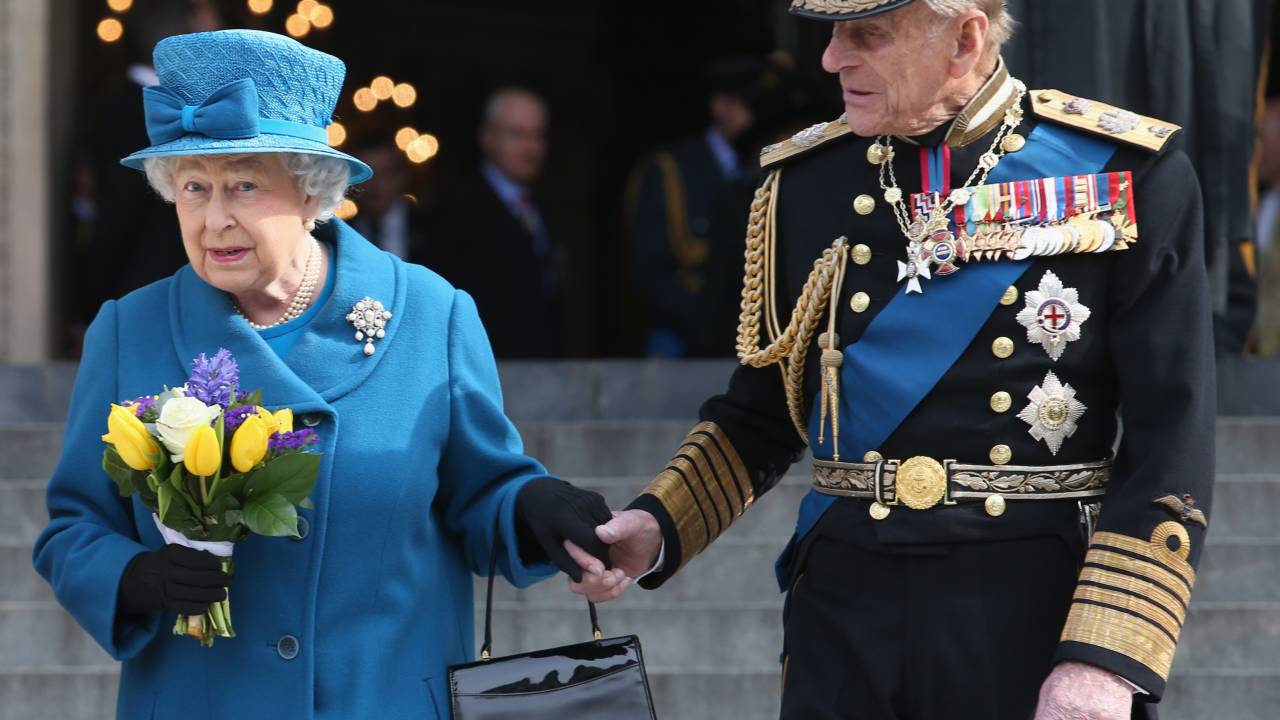 Philip e Elizabeth II em cerimônia em Londres em 2015