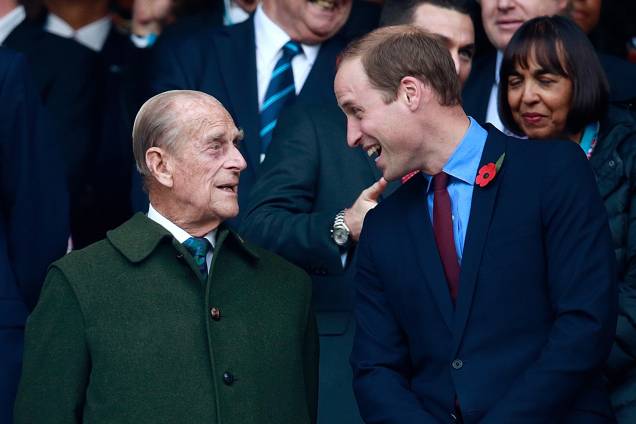 Príncipe Phillip e William acompanham a partida final da Copa do Mundo de Rugby de 2015 entre Nova Zelândia e Austrália, no Twickenham Stadium - Príncipe Phillip e William acompanham a partida final da Copa do Mundo de Rugby de 2015 entre Nova Zelândia e Austrália, no Twickenham Stadium -