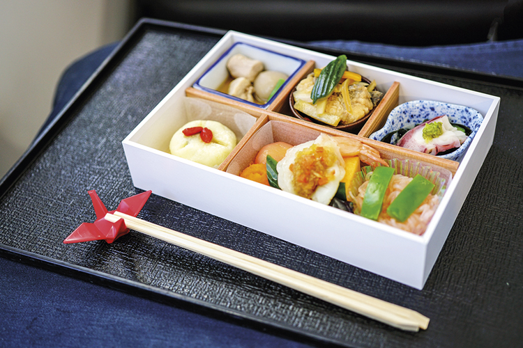 shutterstock_1032859945.jpg JAL - Caixa bentô de culinária japonesa: receita saborosa do chef Daisuke Hayashi -