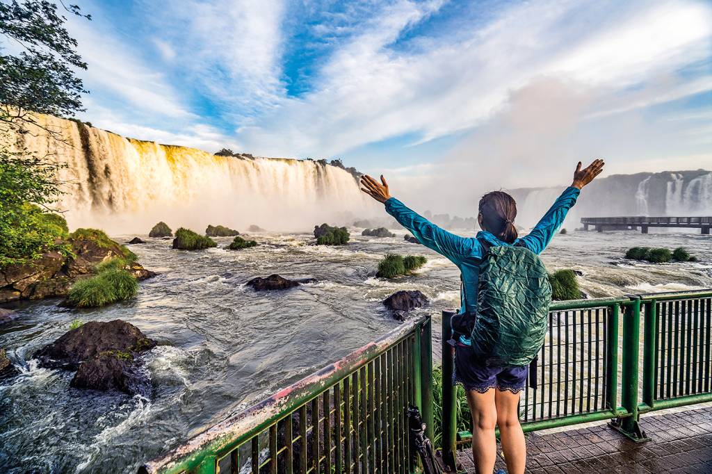 shutterstock_441099703.jpg NAS ÁGUAS - Foz do Iguaçu: no Brasil, os passeios respondem por 8% do PIB e geram renda para 10 milhões de pessoas -