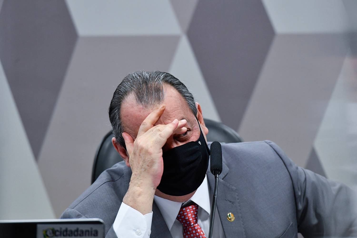 Os erros do governo e o acerto do PSDB