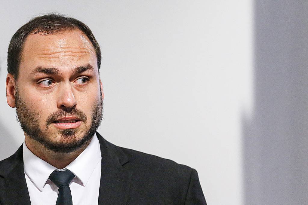 PGR pede arquivamento de ação de Carlos Bolsonaro contra Renan e Aziz