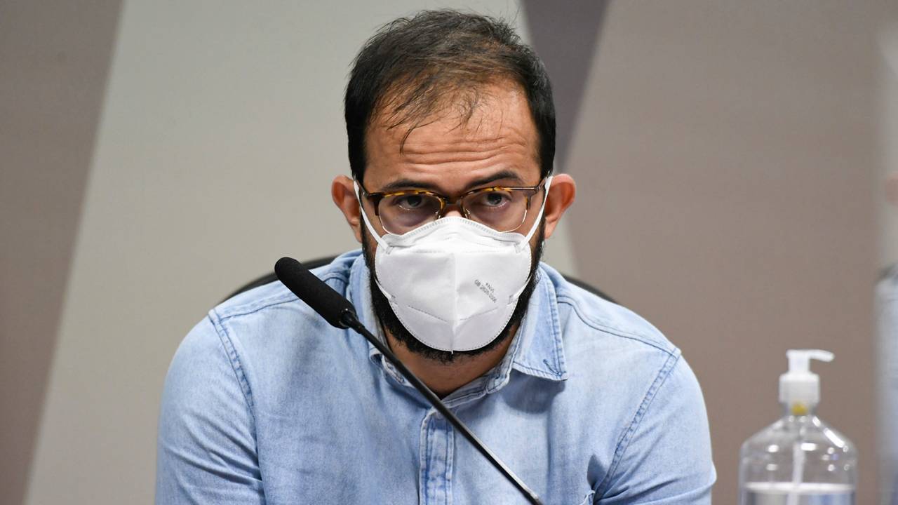 O servidor público Luis Ricardo Miranda durante depoimento na CPI da Covid -