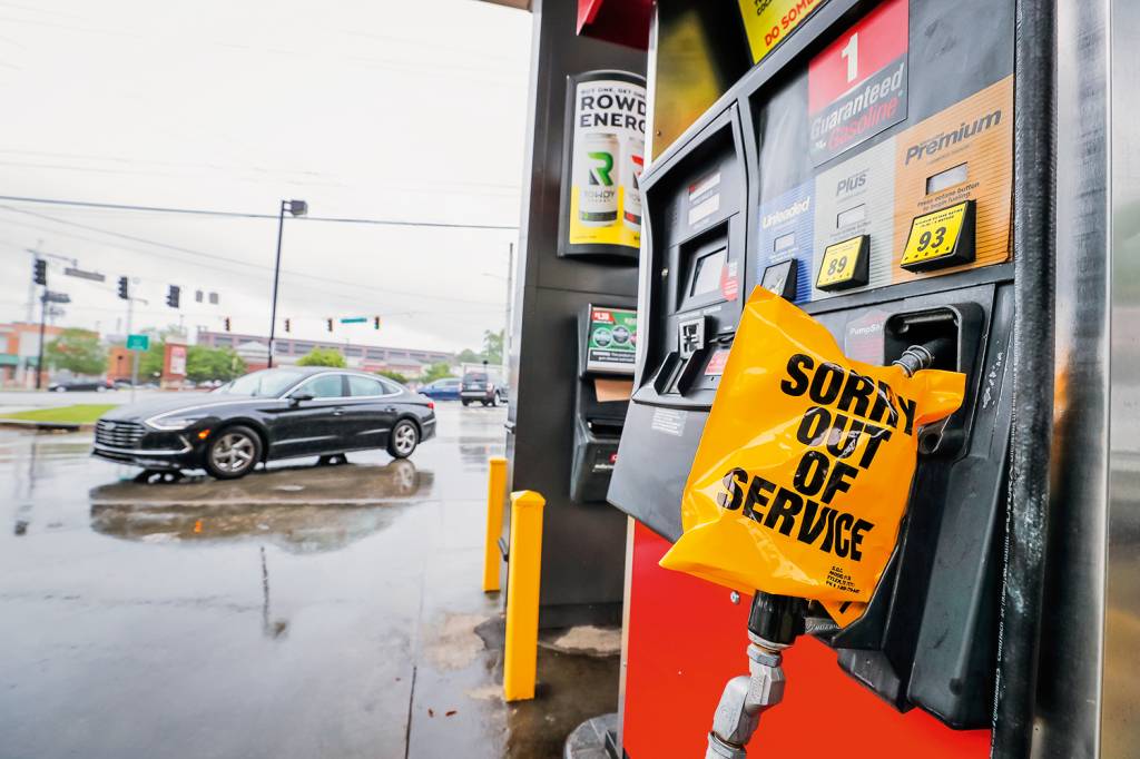 Fuel shortages continue in Atlanta, Georgia, after cyberattack on Colonial Pipeline ATAQUE - Posto nos Estados Unidos: invasão de hackers e resgate em bitcoin -