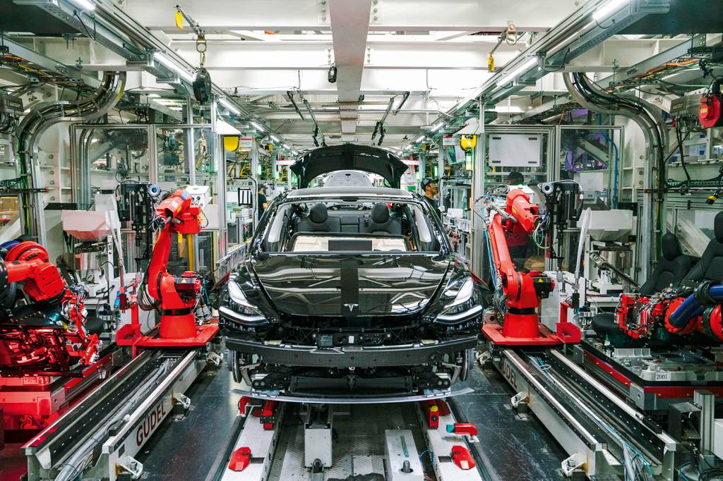 Tour of Tesla Factor in Fremont, California Fábrica da Tesla