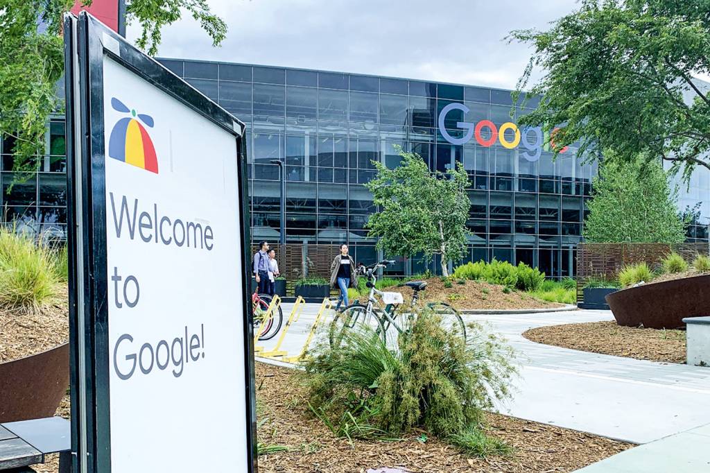 Google headquarters GOOGLE - Flexível: permissão para trabalhar em casa alguns dias por semana -