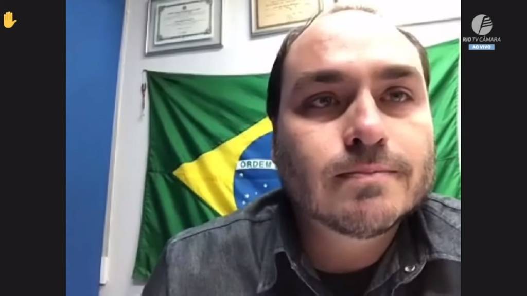 O motivo do ataque de Carlos Bolsonaro a Joaquim Barbosa