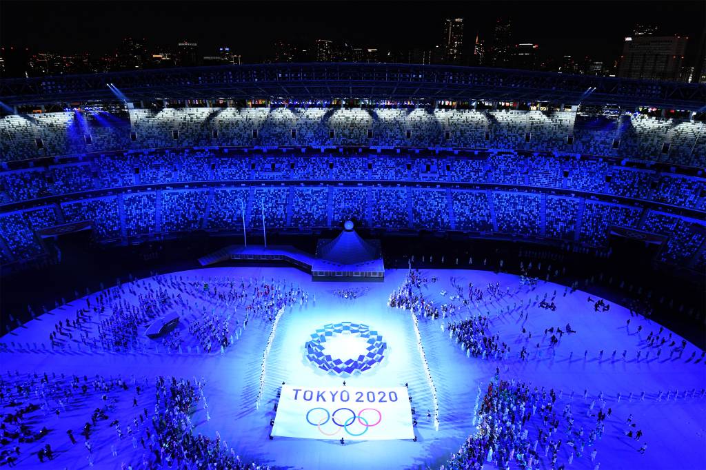 Delega&ccedil;&otilde;es de atletas durante a cerim&ocirc;nia de abertura dos Jogos Ol&iacute;mpicos 2020, no Est&aacute;dio Ol&iacute;mpico, em T&oacute;quio -