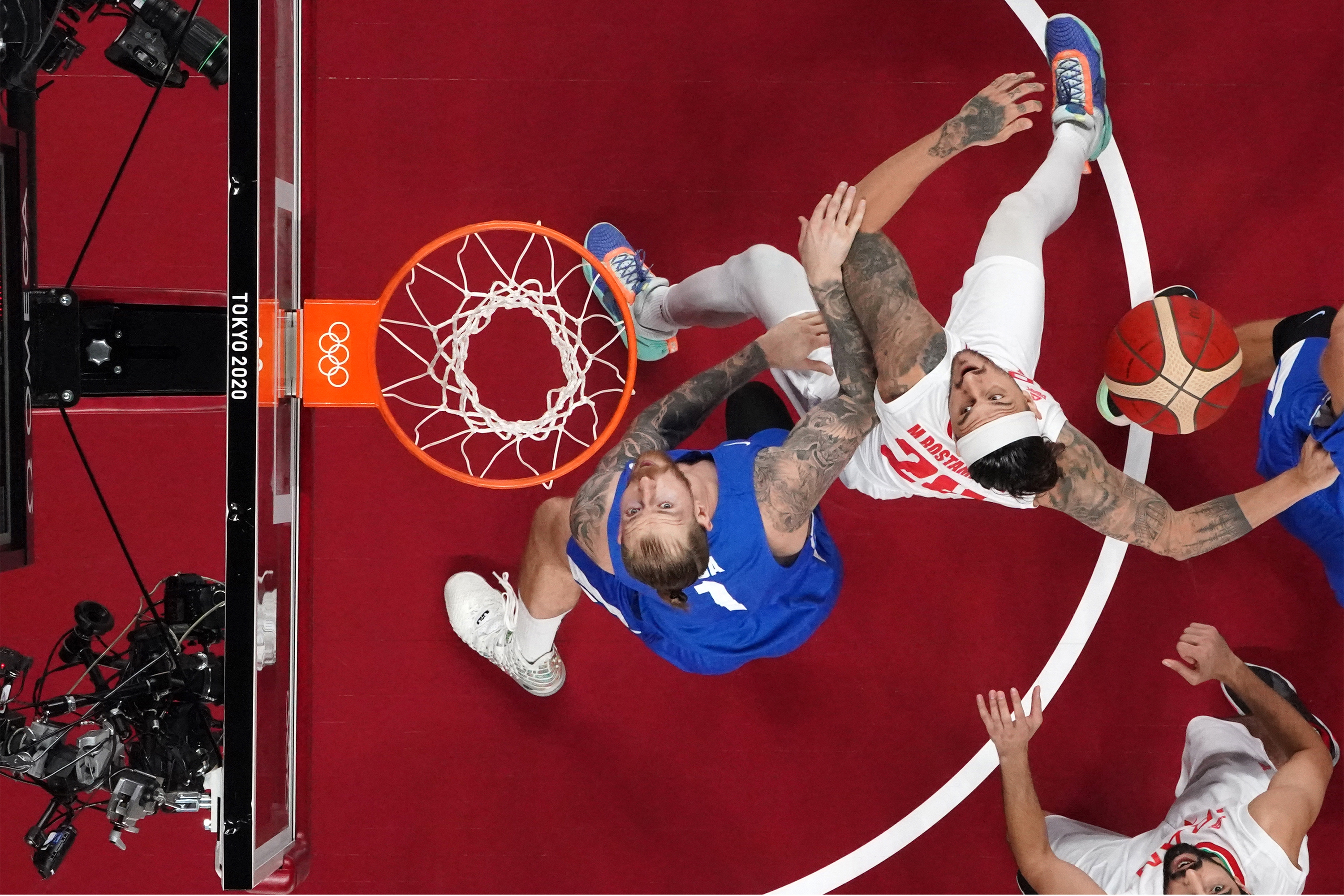 A teoria física que melhora o posicionamento (e o sucesso) no basquete
