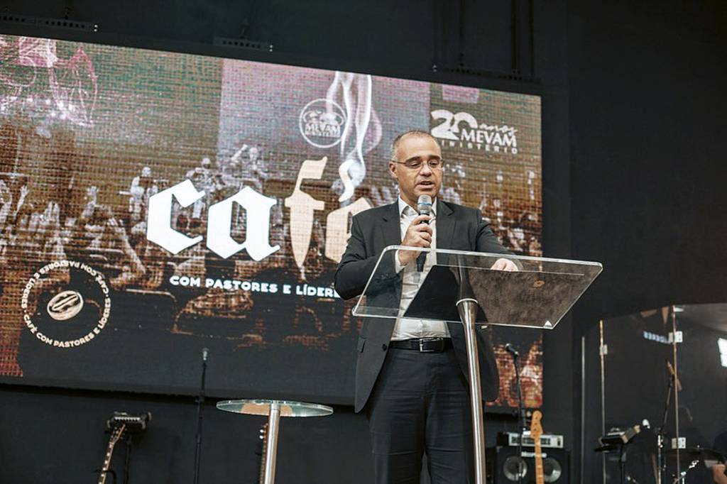 ANDRE-MENDOCA—EVANGELICOS—INSTAGRAM-@LUIZHERMINIO.jpg MISSÃO - Mendonça, rumo ao STF: a despeito do ótimo currículo, pesou mais o fato de ser “terrivelmente evangélico” -