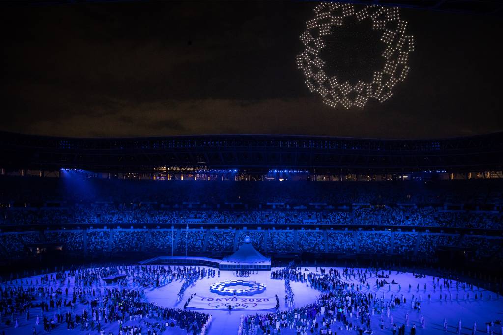 Cerim&ocirc;nia de abertura das Olimp&iacute;adas no est&aacute;dio ol&iacute;mpico de T&oacute;quio -