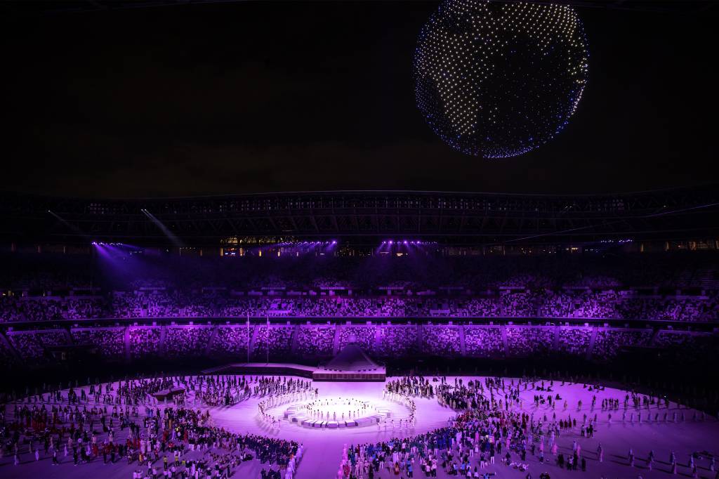 Cerim&ocirc;nia de abertura das Olimp&iacute;adas no est&aacute;dio ol&iacute;mpico de T&oacute;quio -