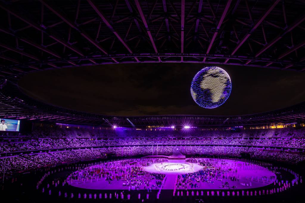 Cerim&ocirc;nia de abertura das Olimp&iacute;adas no est&aacute;dio ol&iacute;mpico de T&oacute;quio -