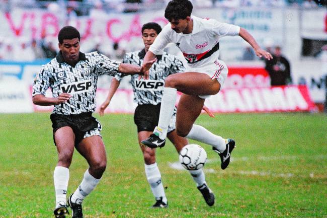 Mauro Silva e Ricardo Rocha, durante São Paulo x Bragantino, na final do Campeonato Brasileiro de 1991, no Estádio do Morumbi -