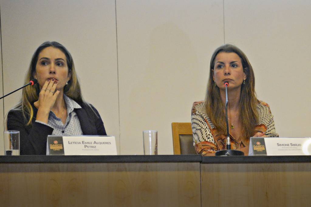 LETICIA-EMILE-SIMONE-SIBILIO-CASO-MARIELLE-2020-9234.jpg INSATISFAÇÃO - As promotoras Letícia Emile e Simone Sibílio: pedido de afastamento do caso -