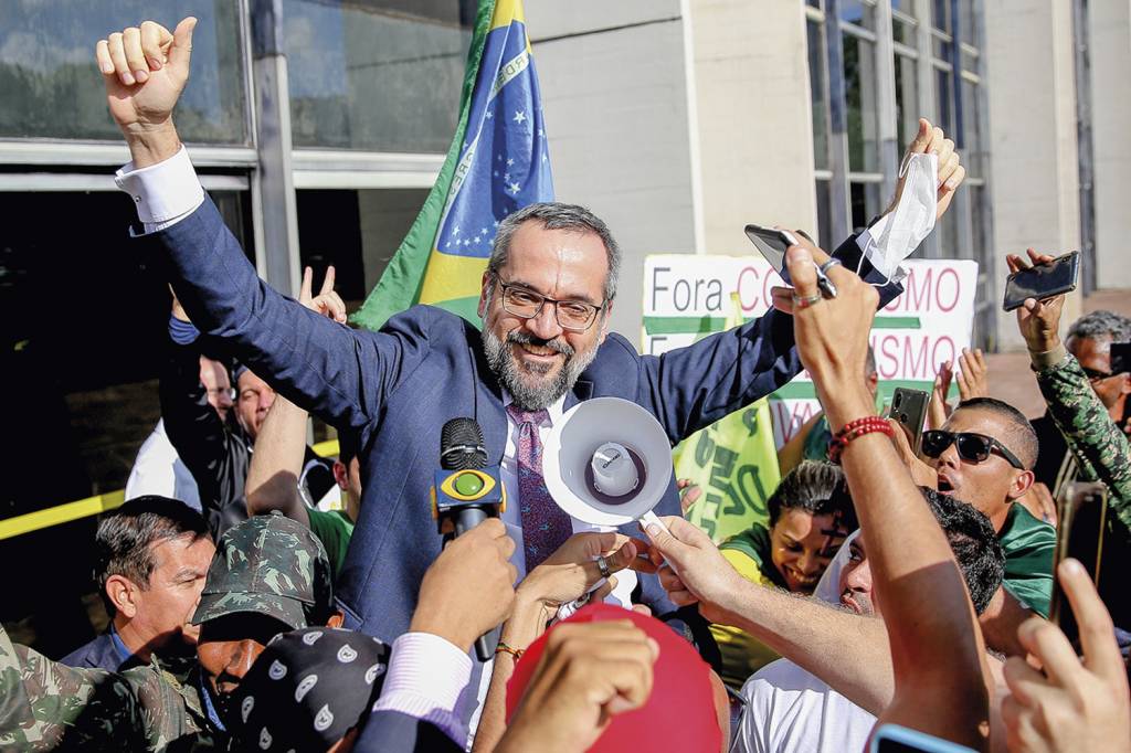 ABRAHAM-WEINTRAUB-2020-012-(4).jpeg ACLAMADO - Weintraub: o ex-titular da Educação tem fã-clube entre os radicais -