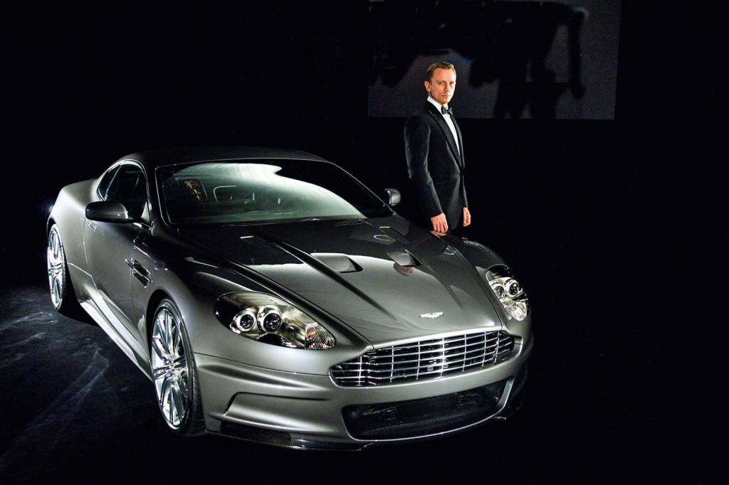 DANIEL CRAIG ASTON MARTIN.jpg VELHOS AMIGOS - James Bond e o modelo DBS v12: desafios da nova era -