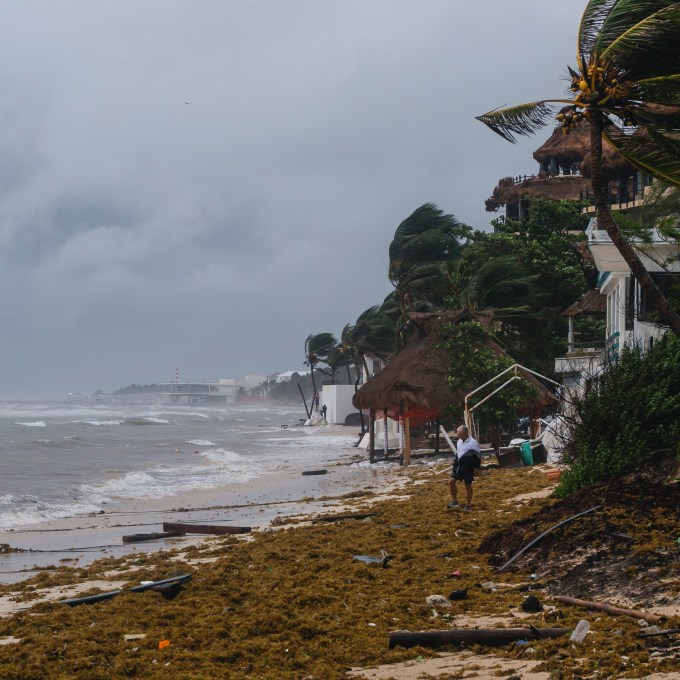 Furacões devem atingir áreas costeiras de México e EUA no fim de semana