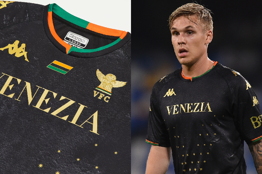 Modelo com o novo escudo e a camisa em campo