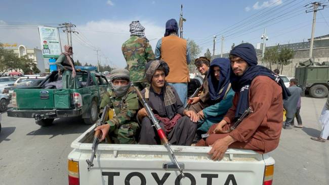 Taliban take control of Kabul airport after US withdrawal Membros do Talibã assumem o controle do aeroporto de Cabul - 31/08/2021