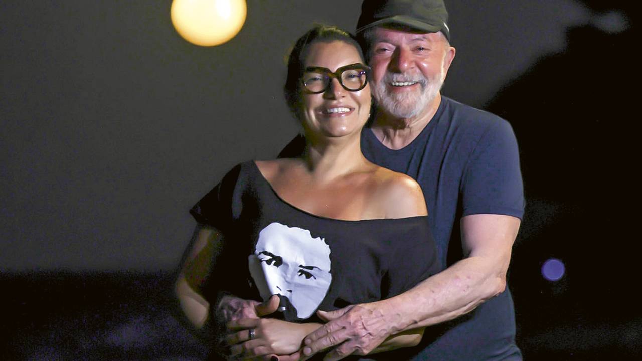 BEM NA FOTO - Lula e a namorada, Janja: deleite numa praia “isolada” do Ceará -