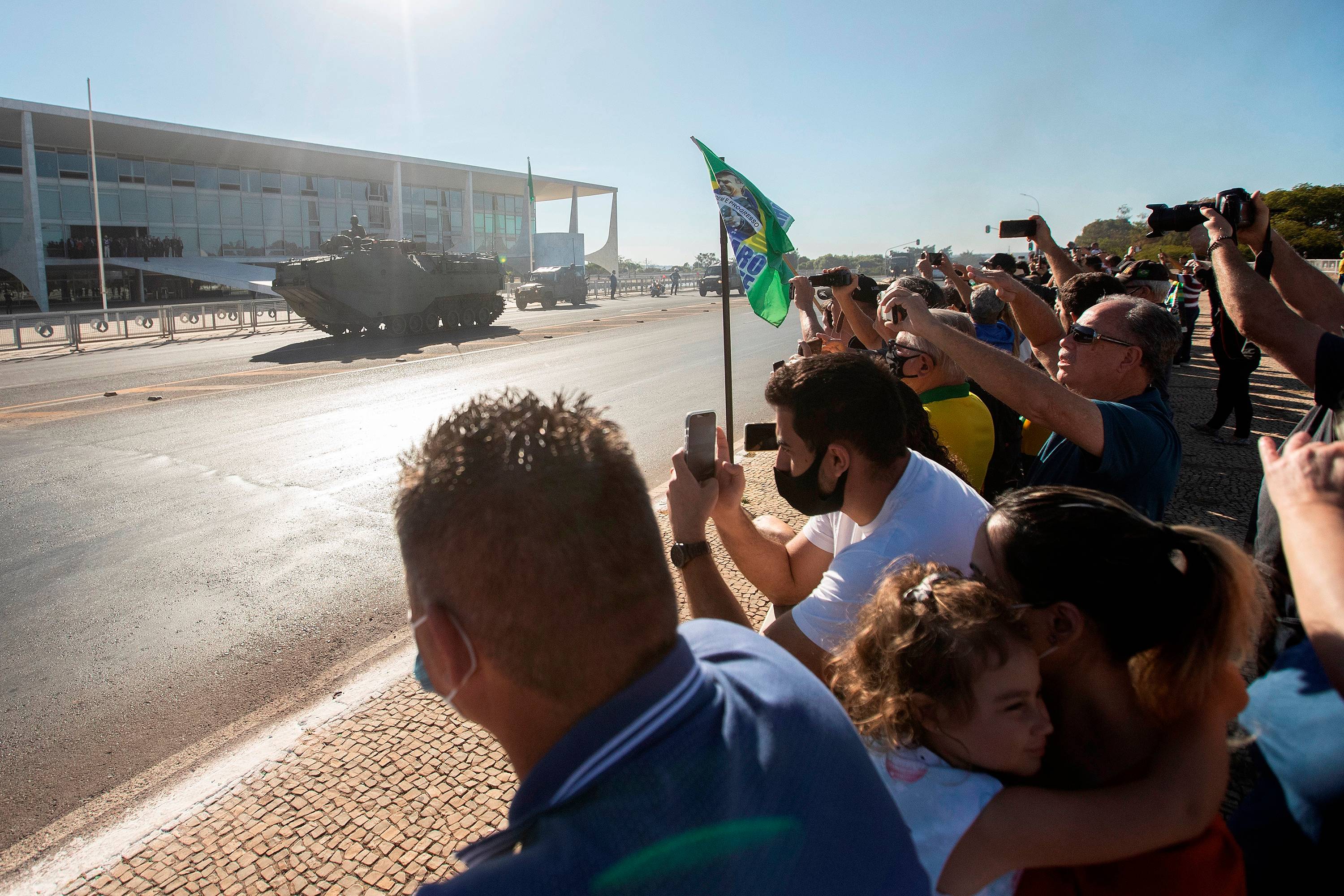 Após desfile, Bolsonaro terá agenda cheia com militares até 7 de setembro