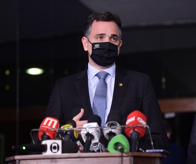 Senado desconfia de Lira, derrota Bolsonaro e fecha “atalho” legislativo