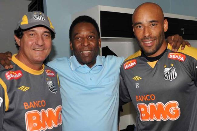 5830814344_19f67e14bf_b Pelé ao lado do filho Edinho e do técnico Muricy Ramalho -