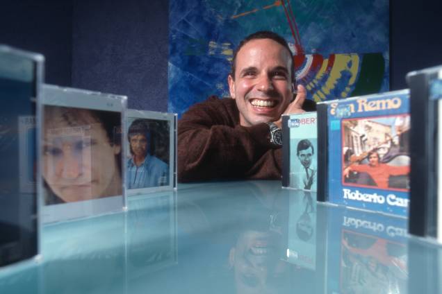 Dudu Braga, apresentador do programa "As Canções que Você Fez para Mim", na Rádio Nativa FM, em 2001 - Dudu Braga, apresentador do programa "As Canções que Você Fez para Mim", na Rádio Nativa FM, em 2001 -