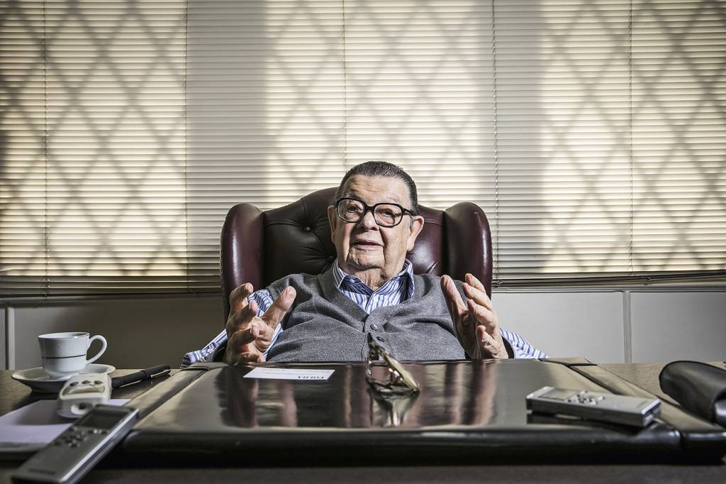 Lula não é de esquerda e fará governo pragmático, diz Delfim Netto