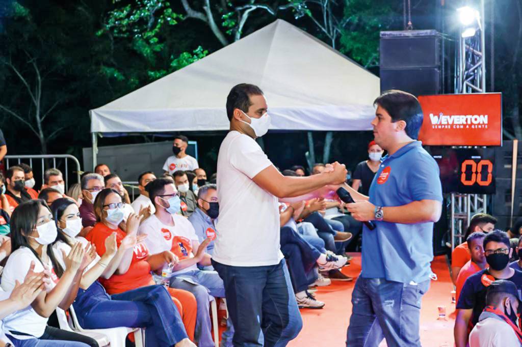FUFUCA-PP-WEVERTON-SENADOR-2021-2.jpg ACORDO - André Fufuca (à dir.): o presidente do PP sela apoio a Weverton Rocha (PDT), candidato de Ciro Gomes e Dino ao governo do Maranhão -