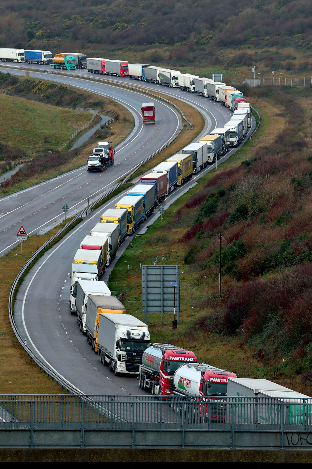 Brexit BUROCRACIA - Fila de caminhões
na alfândega: entregas atrasadas -