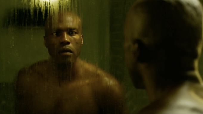 Matrix 4 – Abdul Yahya Abdul-Mateen II em cena inédita de 'Matrix Resurrections'.