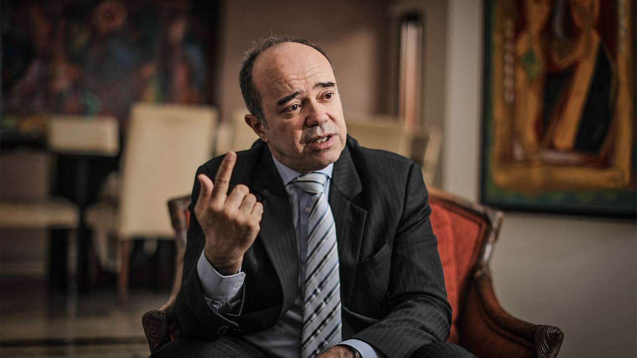 FUNDO DO POÇO - Roberto Caldas: “Suportei a farsa, a traição e o ódio calculado com finalidade financeira” -