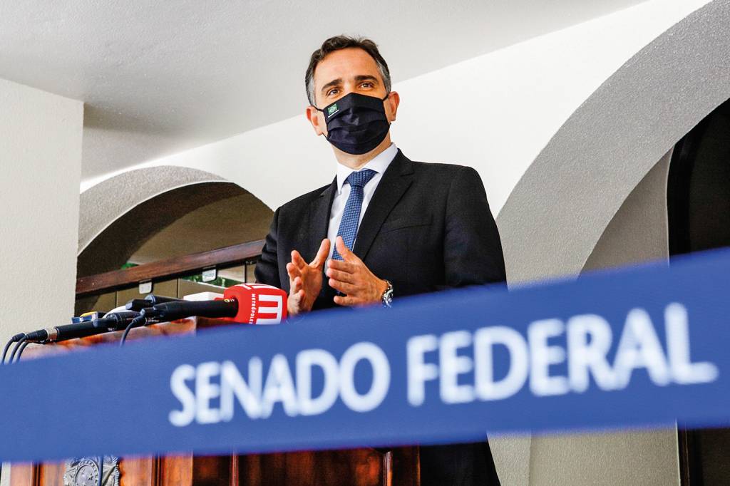 Presidência do Senado AQUI, NÃO - Rodrigo Pacheco (DEM-MG): rejeição de Medida Provisória que facilitava fake news -