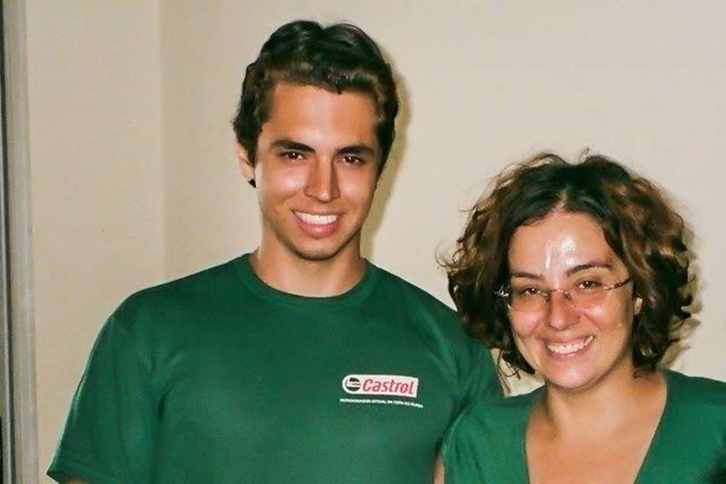advogada Thais Raposo Chaves e seu marido Ernani Fernandes-FOLHA POLITICA-1.jpg CAMPEÕES - Ernani Fernandes e Thais Raposo, do Folha Política: 3 milhões de reais no YouTube em dois anos -