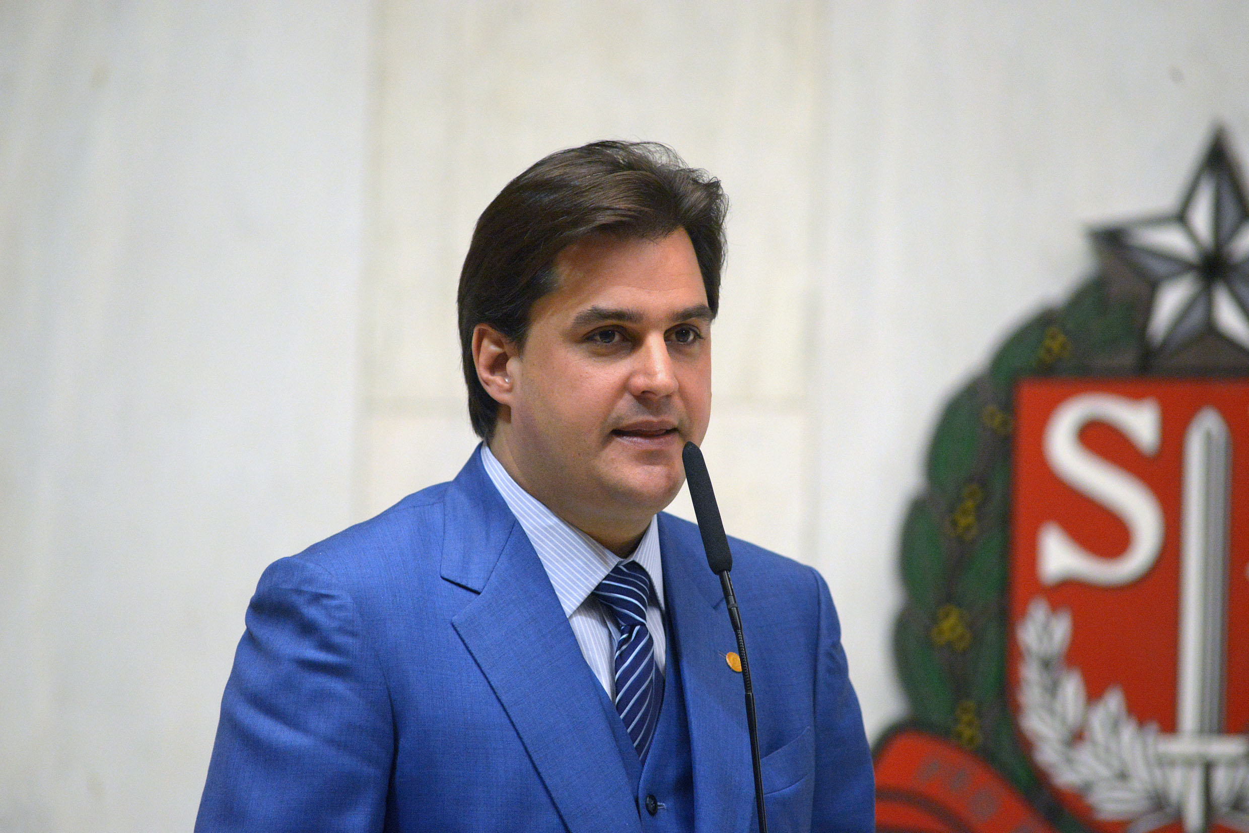 Conselho de Ética da Alesp aprova suspensão de deputado que xingou Papa