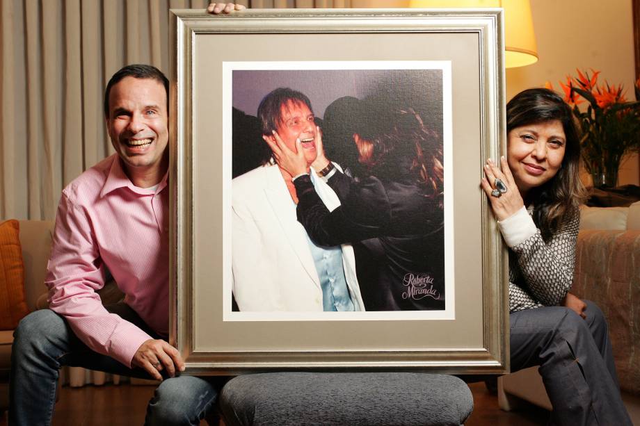 A cantora Roberta Miranda, ao lado de Dudu Braga, filho de Roberto Carlos na época que iria lançar um CD de músicas do cantor Roberto Carlos, em 2014 - A cantora Roberta Miranda, ao lado de Dudu Braga, filho de Roberto Carlos na época que iria lançar um CD de músicas do cantor Roberto Carlos, em 2014 -