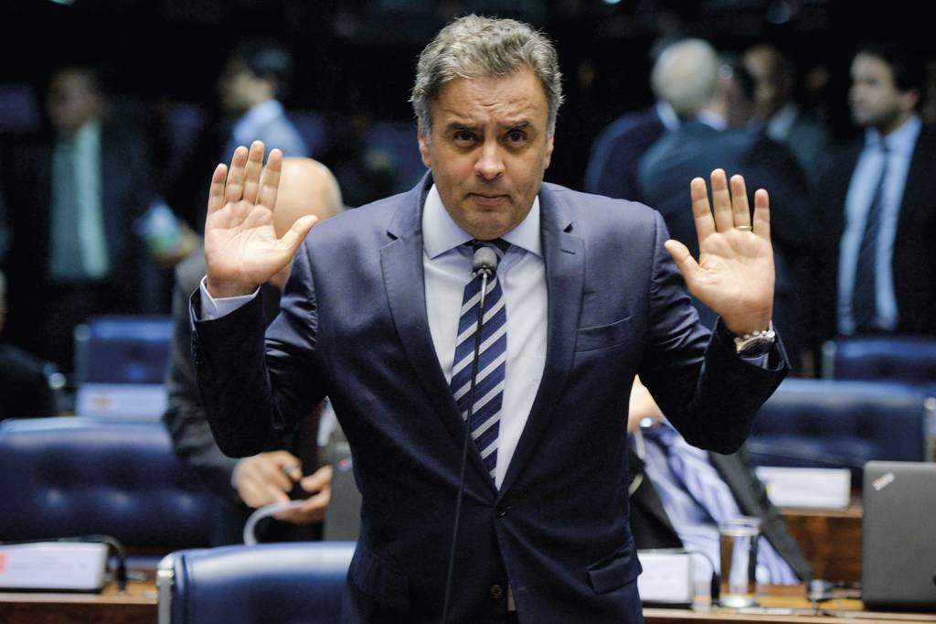 AECIO-NEVES-SENADOR-209.jpg ALIADO - Aécio: um dos que apoiaram o senador na sua carreira meteórica -