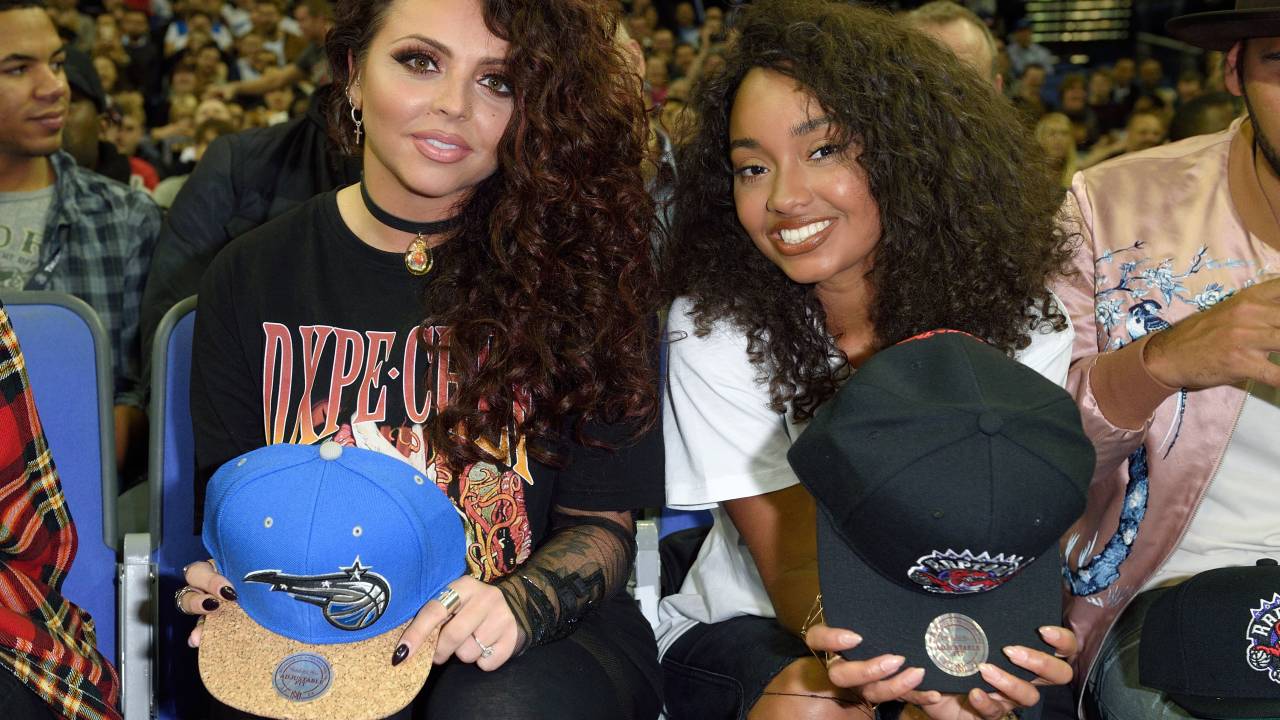 As cantoras Jesy Nelson e Leigh-Anne Pinnock em 14 de janeiro de 2016