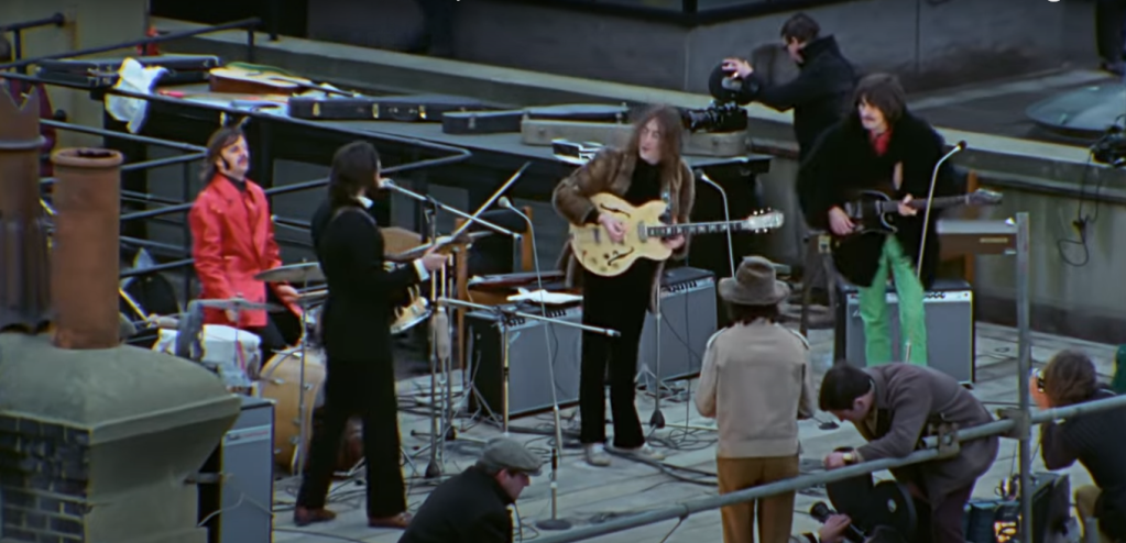 beatles-get-back Bastidores do Último show dos Beatles, em janeiro de 1969, no telhado da Apple Records, em Londres